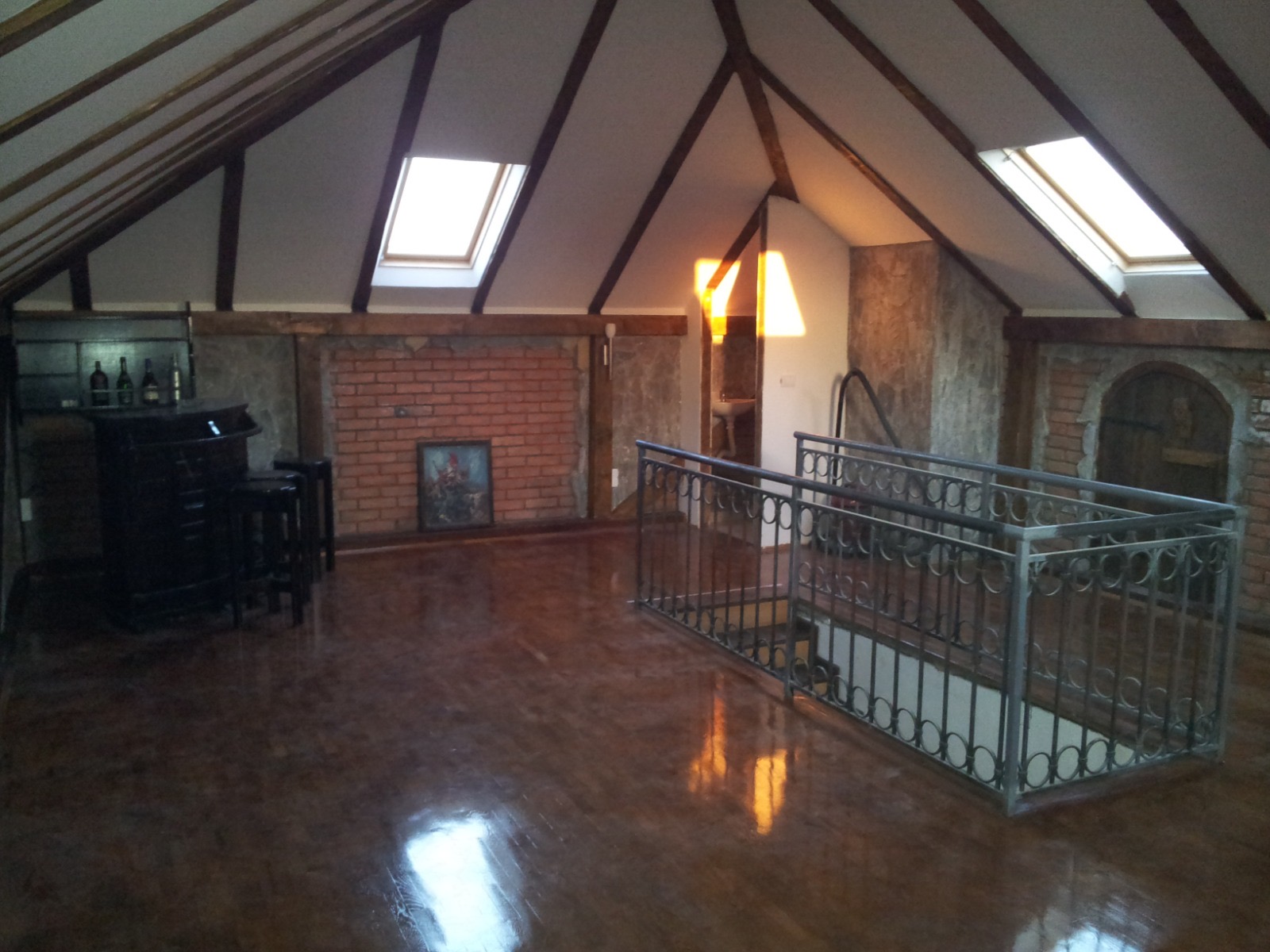 Nachher: Loft mit poliertem Boden